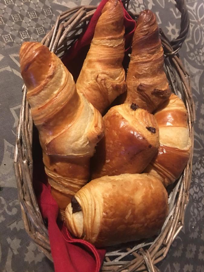 Bed and Breakfast Le Grand Coudreau Nazelles-Negron Esterno foto