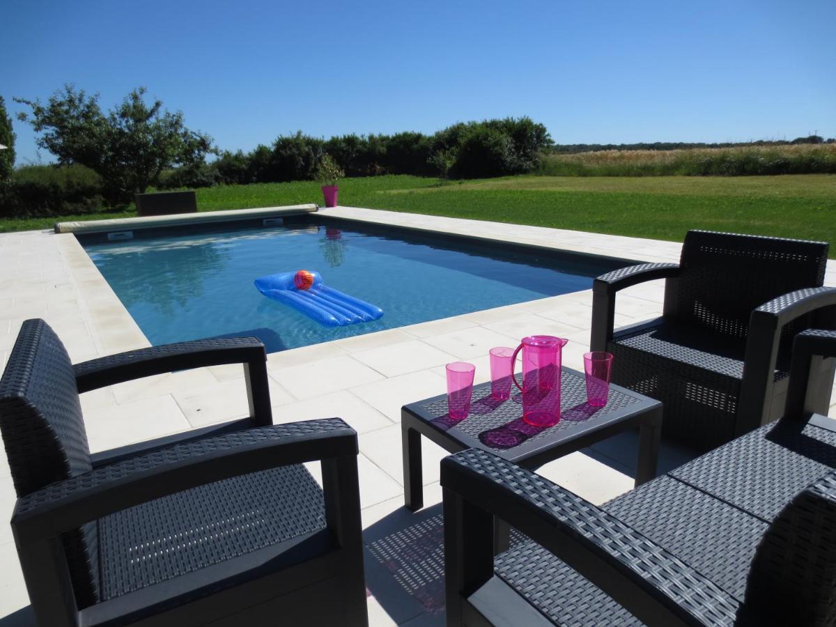 Bed and Breakfast Le Grand Coudreau Nazelles-Negron Esterno foto