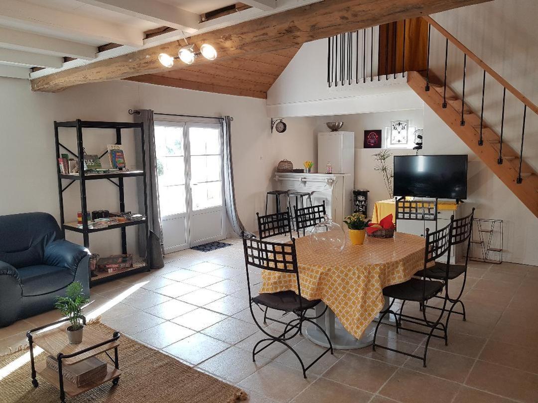 Bed and Breakfast Le Grand Coudreau Nazelles-Negron Esterno foto