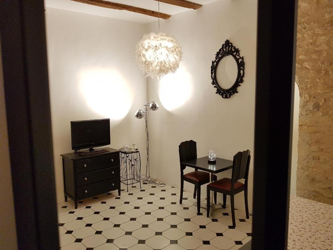 Bed and Breakfast Le Grand Coudreau Nazelles-Negron Esterno foto